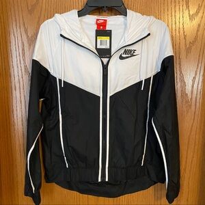 Nike Black & White windrunner wind breaker jacket women’s small NWT new